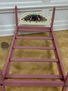 Dollhouse Miniature Artisan Signed Jan Kern Hand Painted Bed---Vintage--ESTATE-- - Photo 1/17