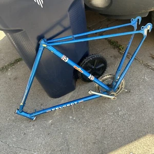 TELAIO bici da corsa vintage anni 70 PEUGEOT Blue Cadre Allege - Foto 1 di 24