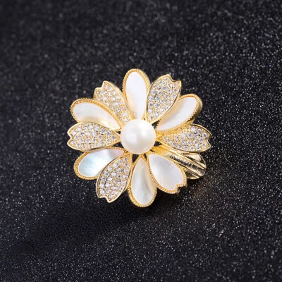 Broche prendedor flor margarita circonita cúbica perla caparazón blanco chapado en oro Foto 1 de 3