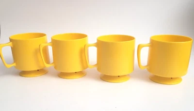 Juego de 4 tazas de café apilables de colección de melamina amarilla mostaza 8 oz camping viaje Foto 1 de 4