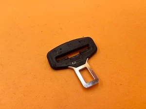 2021 MCLAREN 765LT FRONT RIGHT RH PASS SIDE SEAT BELT SEATBELT RETRACTOR OEM - Foto 1 di 3