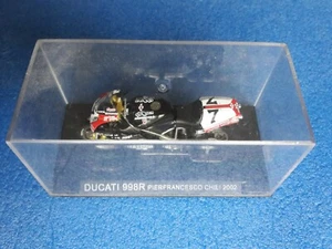 159 DUCATI 998R P.F. CHILI 2002 SCALA 1 : 24 BOX ATLAS - Foto 1 di 1