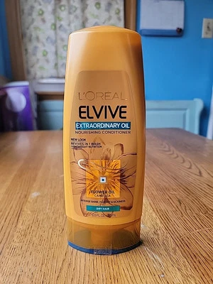 L’oreal Extraordinary Oil Conditioner Dry Hair Flower Oil Camellia DISCONTINUED  - Image 1 of 2