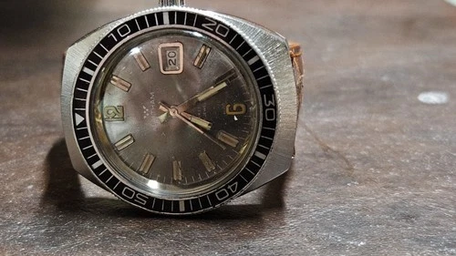 Vintage/Antique From 1960s Waltham Skin Diver Men's Wrist Watch - Image 1 of 1