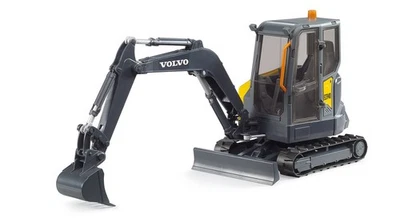 Bruder 02465 Volvo Compact Excavator ECR40 1:16 scale Excavators Construction - Image 1 of 4