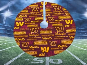 Hecho a mano Mini 19" árbol de Navidad falda NFL FÚTBOL WASHINGTON COMANDERS - Imagen 1 de 8