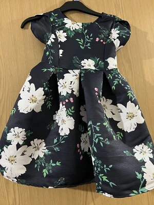 Brand new Girls dress 6 years — 第 1/4 张图片