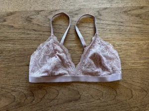 EXPRESS Macaron Lace X-Small Unlined Wireless Triangle Pullover Bralette NWT - Picture 1 of 2