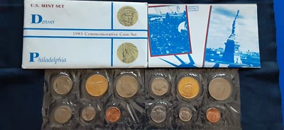 1985 P & D Commemorative Uncirculated Coin Set with 2 Statue of Liberty Medals! - Image 1 of 4