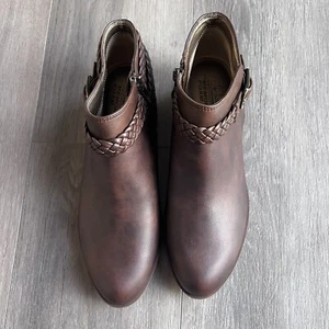 New LifeStride Women's Faux Leather Braided Adriana Bootie Brown Size 8M - Picture 1 of 9