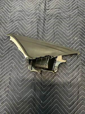 Guarnição de armazenamento painel porta frontal esquerda 2015 LEXUS RC-F 67706-X7205 - Imagem 1 de 4