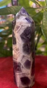 "Torre Chevron amatista 132 gramos 4"" de alto" - Imagen 1 de 7