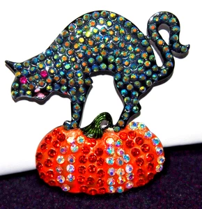 Kirks Folly Cat Walker Halloween Pin - Hämatit - schwarze Katze & Kürbis - AB Kristalle - Bild 1 von 8