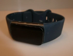 Fitbit Charge 5 Fitness HR Health Tracker (Faulty) - Picture 1 of 3