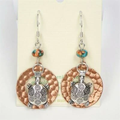 Pendientes de árbol de limón plata tortuga encanto en círculo de cobre martillado hechos a mano EE. UU. Foto 1 de 4