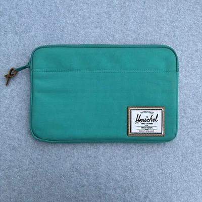 Funda para Tablet Herschel Supply Co 12"X8" Acolchada Vellón Interior Viaje Escuela Foto 1 de 4