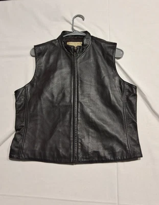Jaqueta Apostrophe Feminina Preta Couro Genuíno Tamanho 10 Sem Mangas Zíper - Imagem 1 de 4