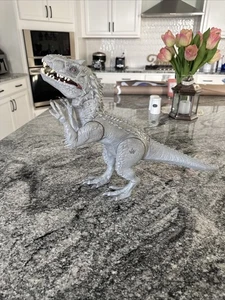 Jurassic World Indominus Rex Roaring Lights & Sound T Rex 2014 #001 - Bild 1 von 13