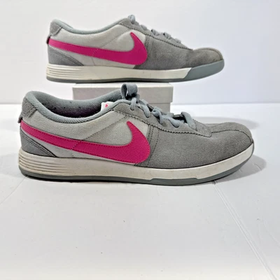 Туфли для гольфа женские NIKE MOONLON 8 серые замшевые розовые Swoosh (704425-002) - Изображение 1 из 4