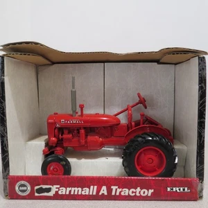 Ertl IH Farmall A Tractor 1/16 IH-14177-1HB-B - Bild 1 von 5