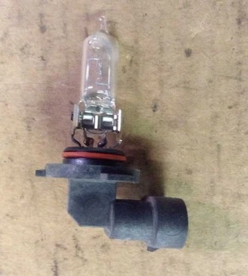 Bombilla de faro usada solo 9005HB3 se adapta a 96 97 98 99 Saturn SL2 sedán Foto 1 de 4