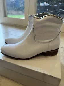 🚨🚨🚨 ON SALE 🚨🚨🚨 Lorenzo Benedetto NIB White Boot 41 - Picture 1 of 10