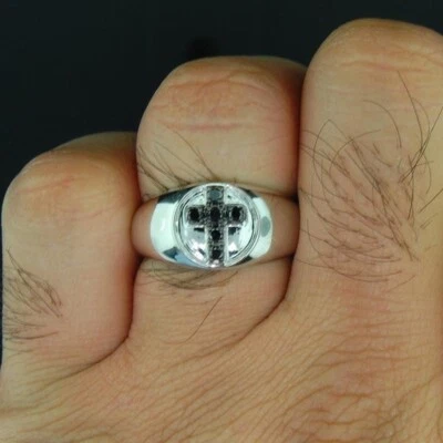Anillo para hombre 0,35 quilates creado en laboratorio espinela negra enchapado en oro blanco de 14 quilates cruz meñique Foto 1 de 4