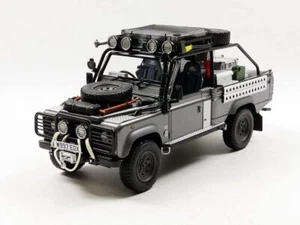 KYOSHO 1/18 Land Rover Lara Croft Tomb Raider Defender Movie Edition Model Car - Picture 1 of 12