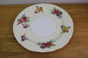 Aynsley 8 " Salad Plate Pale Yellow Scallop England  Floral White Center - Picture 1 of 5