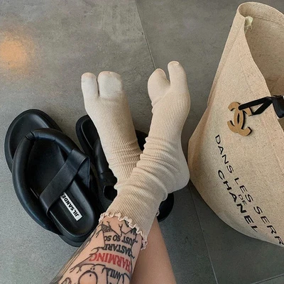 Calcetines de tubo medio japoneses Tabi con punta dividida de punto spandex de algodón poliéster para mujer Foto 1 de 4