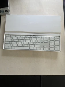 Apple A1243 USB Wired Keyboard Aluminum Slim with Numeric KeyPad    magic mouse - Picture 1 of 5