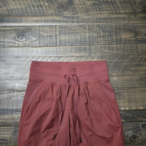 Joggers Lululemon Dance Studio 28" rojo granate 0 - Imagen 1 de 8