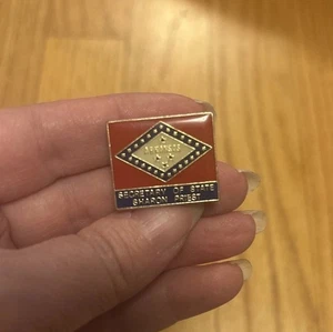 Arkansas Secretary Of State Sharon Priest Pin Gold Tone Pinback Lapel - Picture 1 of 3