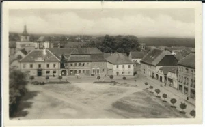 Ansichtskarte Schwarzkosteletz/Kostelec nad Cernymi lesy - leerer Marktplatz s/w - Picture 1 of 2