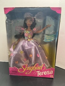 Singvogel Teresa Barbie Mattel #14484 guter Zustand Vogel ist lose im Karton - Bild 1 von 6