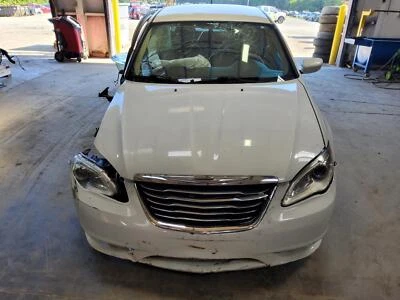 Compresor de aire acondicionado usado se adapta a: Chrysler 200 2013 2,4 L desde 08/03/2011 grado C Foto 1 de 4
