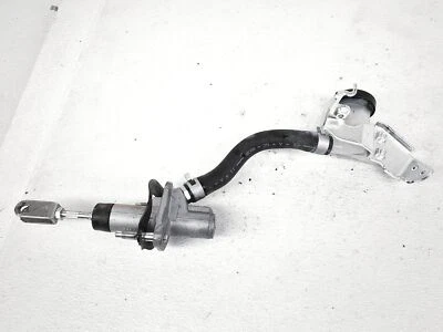 2009-2020 Nissan 370Z Clutch Master Cylinder 30610-Jk00b - Image 1 of 4