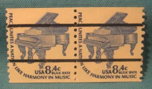 8.4c Piano - MNH Coil Pair - Bulk Rate - Scott #1615c - Issued 1975-79 - Bild 1 von 2