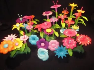 Flower Garden Building Toys ~❤️~ Build a Bouquet Floral Arrangement Playset - Picture 1 of 3