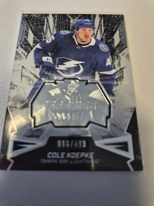 2022-23 UD SPx Hockey Finite Rookies Cole KoepkeT.B.Lightning/499 #F45 - Bild 1 von 2