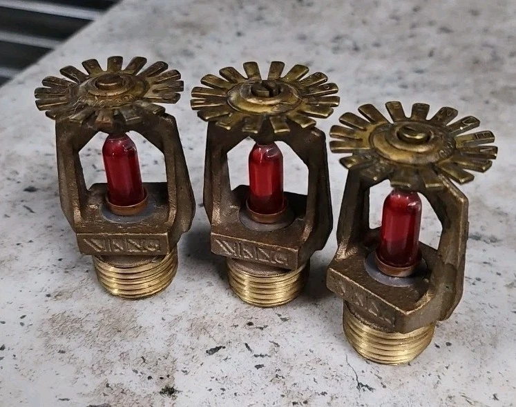 Lote de (3) cabezales de rociadores colgantes de latón Viking con fluido rojo ¡NUEVO! Foto 1 de 1