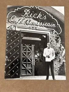 HUMPHREY BOGART IN "CASABLANCA" - 8X10 PUBLICITY PHOTO - Picture 1 of 1