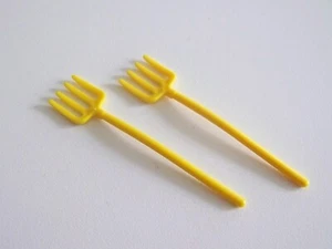 PLAYMOBIL (1211) OUTILS - Lot de 2 Fourches Jaunes Foncés - Imagen 1 de 1