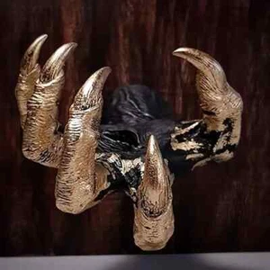 Satan's Grip, Black & Gold, Single Deck Holder. Magic Accessory Holder. - Picture 1 of 7