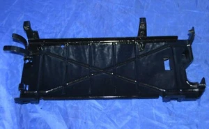 CUNA PARA CANTANTE 301 MÁQUINA DE COSER AGUJA INCLINADA USO PARA MONTAR EN MESA - Imagen 1 de 3