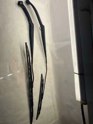 2016 - 2021 CHEVY SPARK Front Windshield Wiper Arm Right and Left Side G - Imagem 1 de 4