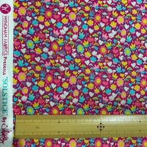 1m Windham Fabrics Small Floral Pink Fabric Remnant - Picture 1 of 3