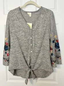 Fig & Flower Top Gr. M grau Knopfleiste vorne Strick bestickt Ärmel Boho Neu mit Etikett - Bild 1 von 11