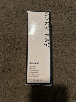 Mary Kay TimeWise AGE FIGHTING Moisturizer Combination to Oily Skin 026926 - Image 1 of 4
