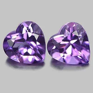 1.41 tcw Matching Pair of Natural Heart-cut Purple Amethysts (Brazil) - Picture 1 of 11